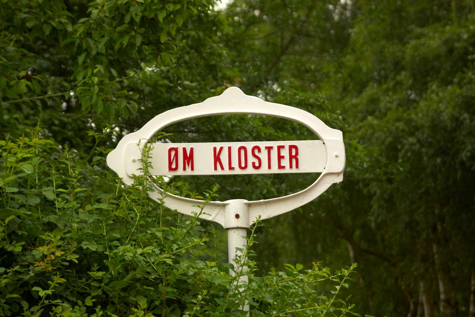 Øm kloster skilt